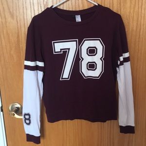 white and maroon sweater